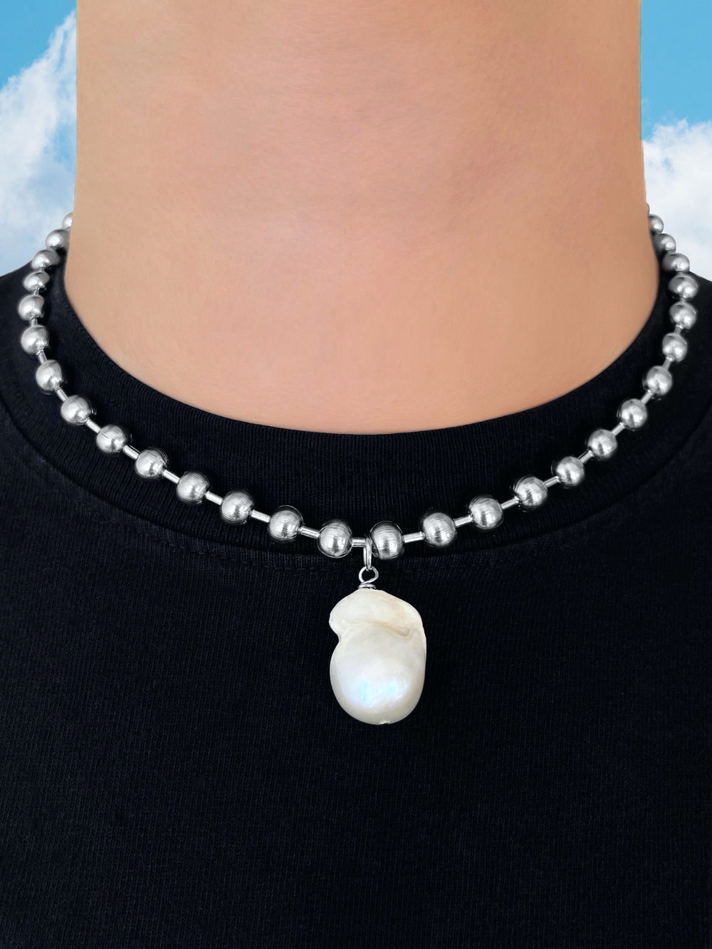 SLOANE BAROQUE PEARL NECKLACE