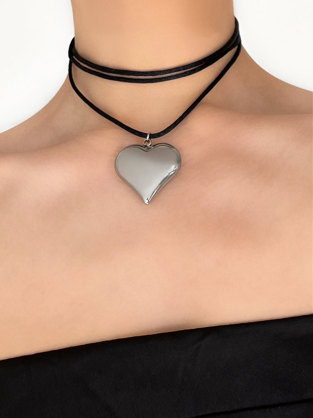 GEMMA HEART SATIN CORD WRAP CHOKER