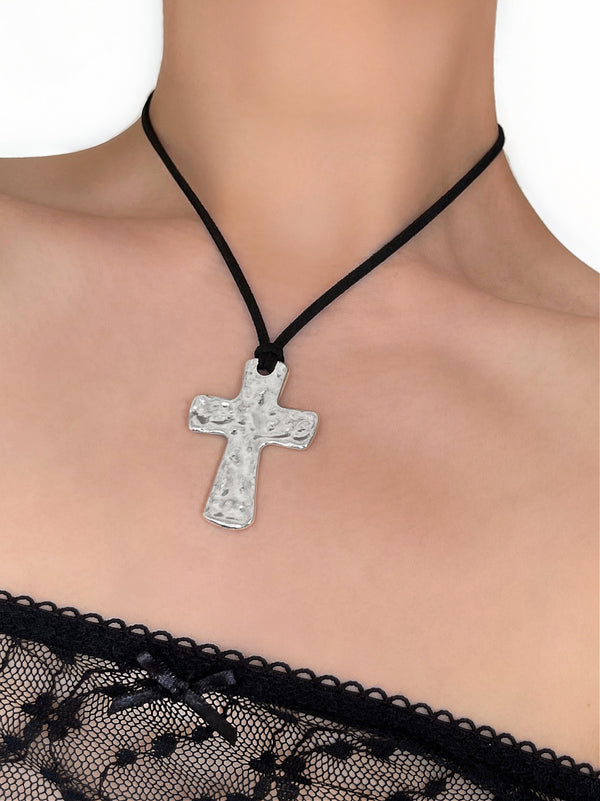 ISABEL SILVER LARGE HAMMERED CROSS NECKLACE