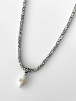 ICY FRESHWATER PEARL CROSS CHAIN