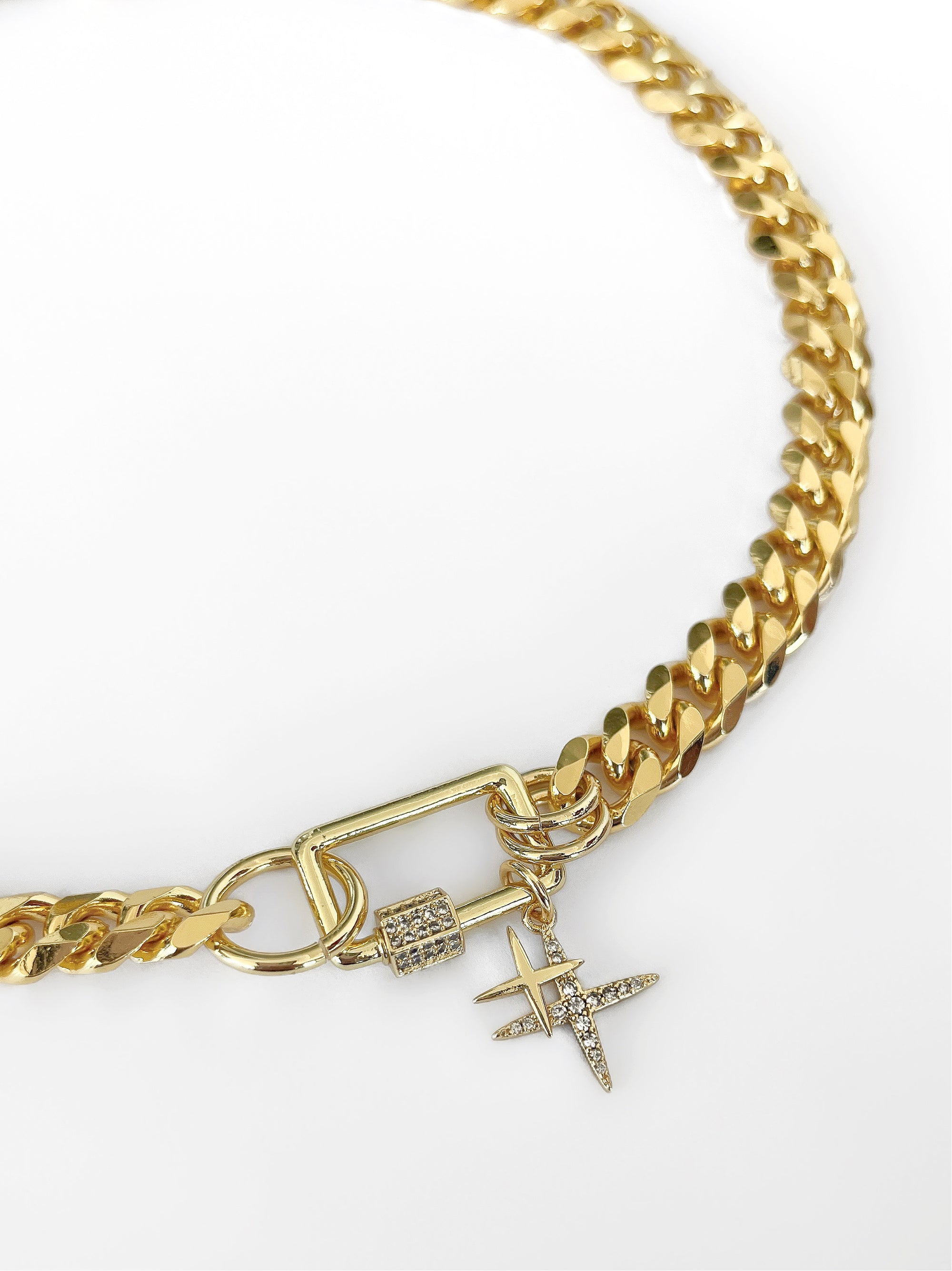 RADIANT GOLD CARABINER CHAIN NECKLACE