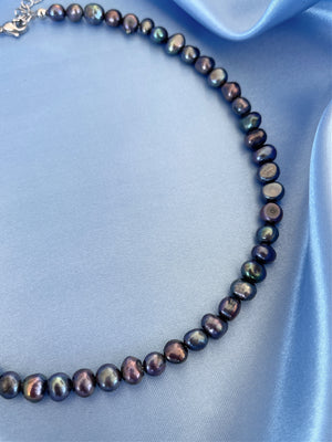 BLACK FRESHWATER PEARL NECKLACE