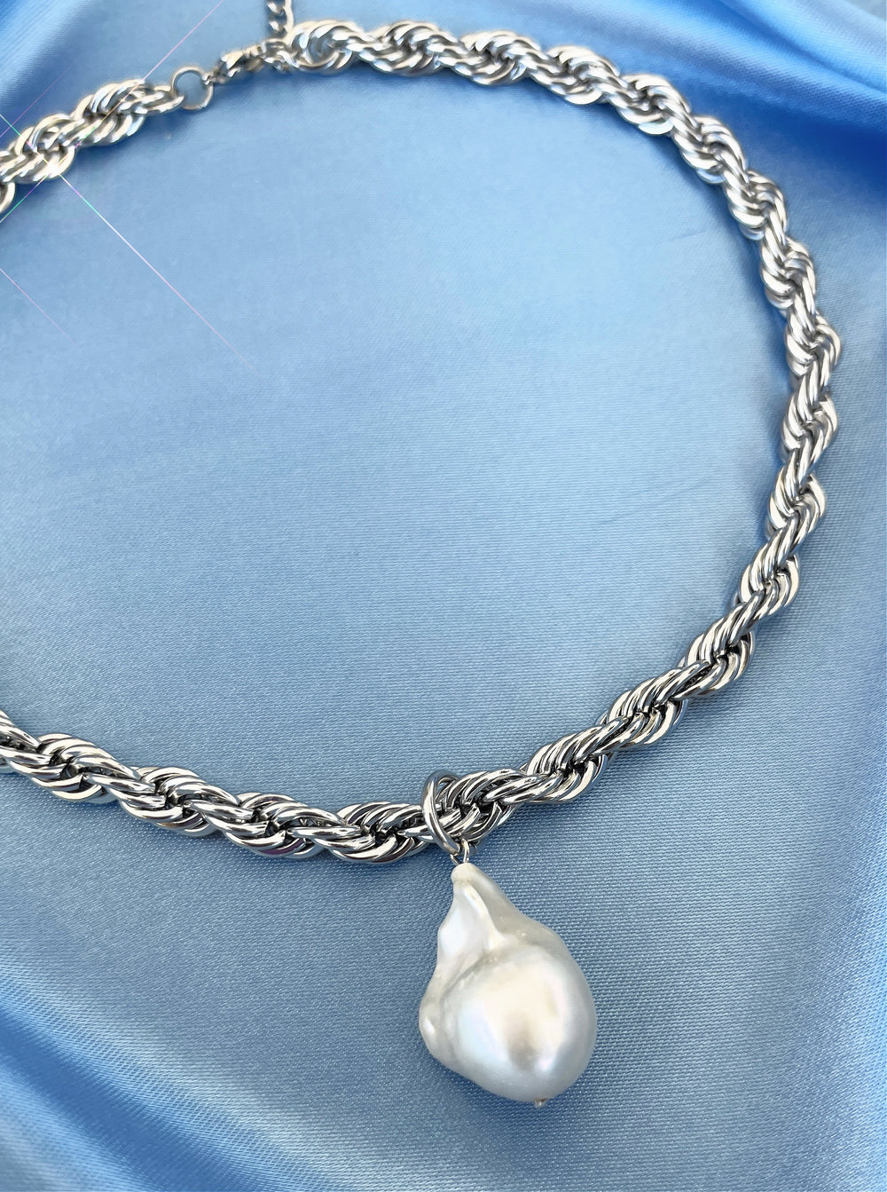 EZRA BAROQUE PEARL NECKLACE