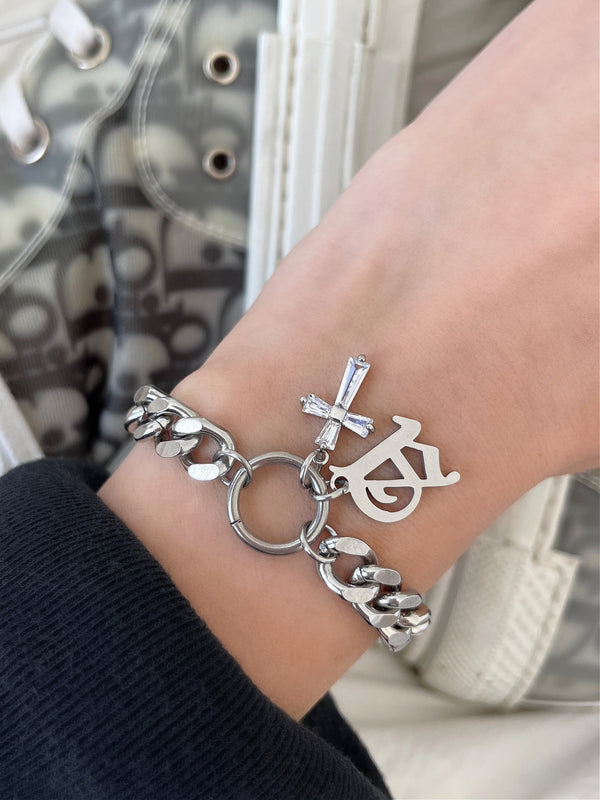 ESSENTIAL CUSTOM CHARM BRACELET