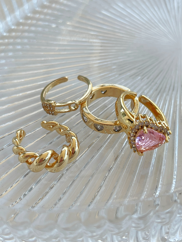 PRINCESS GOLD HEART RING